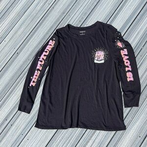 Torrid- EVERYDAY TEE - SIGNATURE JERSEY FUTURE IS LOVE BLACK Size 0